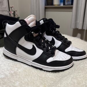 Like new Nike high top dunks - panda